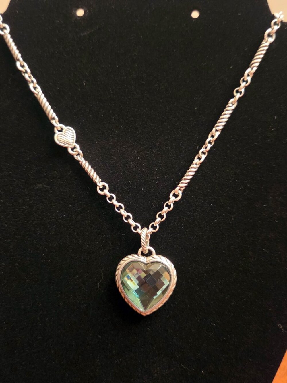 Brighton Newport Green Faceted Crystal Heart Reversible Necklace -LIKE NEW